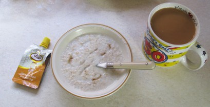 The ideal breakfast, a pint of tea, porridge and honey