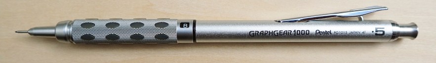 The 21g Pentel GraphGear 1000 mechanical pencils have a dedicated following. The one shown has a 0.5mm B lead and the barrel can be twisted so that the hardness of lead fitted can be revealed through the little window on the side. However I find this feature fiddly to use and seldom bother. I am perhaps unlucky with these mechanical pencils and have frequently found them troublesome to use. When selecting just a few products to take. Each item has to be 100% reliable so I will continue to include this in my home kit only