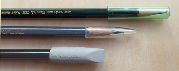 For pencils in a loose roll, and especially if kept loose, it may be advisable to use caps to protect the pencil points