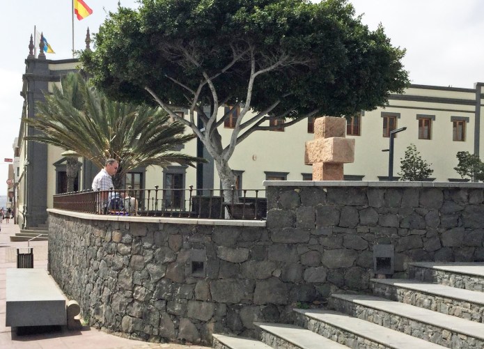 Three Points of the Compass urban sketching in Puerto del Rosario, Fuerteventura. Time was always limited and I attempted to work pretty quickly