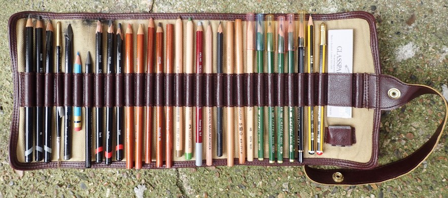 My Derwent Pencil roll with simply the contents I found within when I unrolled it for photography. What I keep in here varies with what I am using or favouring at the time. The sandpaper is mostly used for softer pencils such as coloured, pastels and charcoal