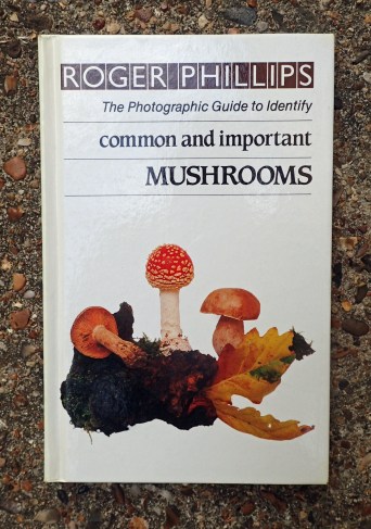 Needless to say, Roger Phillips has produced a handy little pocket volume for Fungi I.D. This is also a useful complement to his larger volume as it includes location photography as well