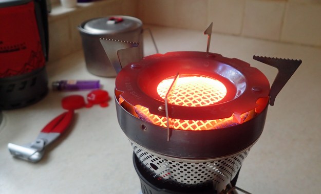 The pot stand that is supplied with the Jetboil Flash slots in perfectly to the ring surrounding the radiant burner of the MSR Windburner