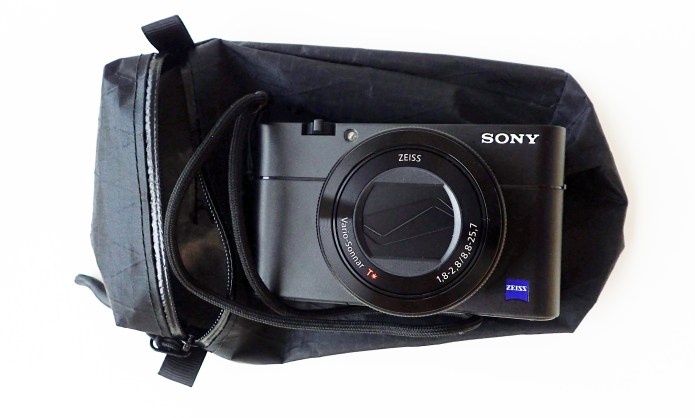 Black xoac VX07 X-Pac camera pouch from Tread Lite has a water resistant zip 