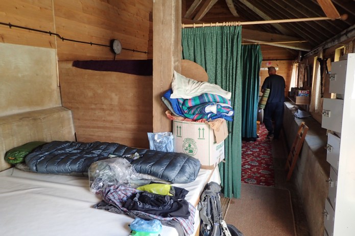 Simple overnight accommodation at the Ec-camping barn, Puttenham