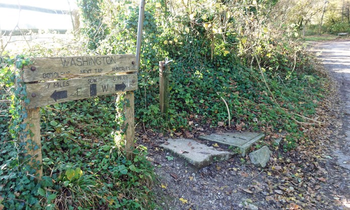 Another tap directly beside the path south of Washington. Many of these are suposed to be turned off once the weather turns colder from October, but I found many were still operating at the end of November