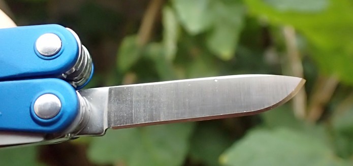 Short chisel cut blade