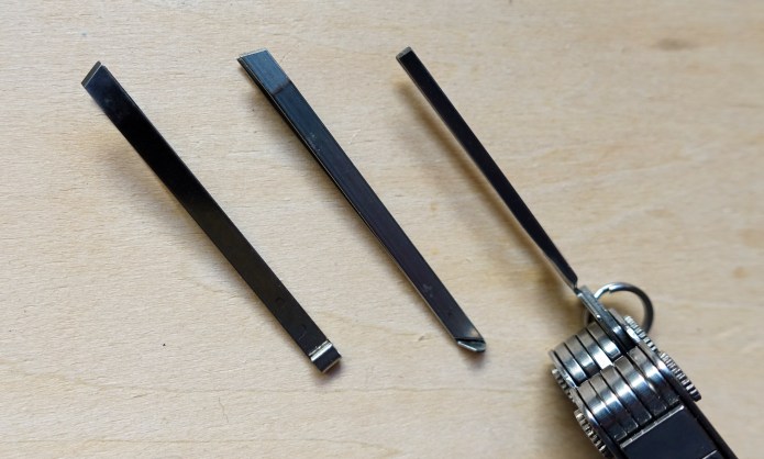 Tips of tweezers compared