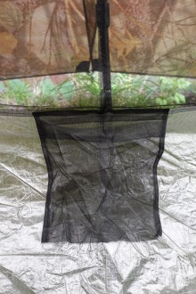 There are two internal mesh storage pockets. These are mounted centrally along the sides