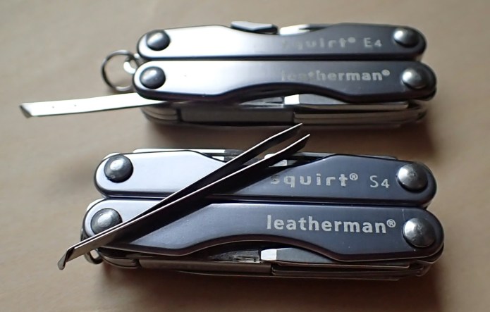 The useful detachable tweezers on the Squirt E4 and S4 tuck away into the tool efficiently and could easily be missed if you were not aware they were present. They are easily extracted, unlike some of the alternatives