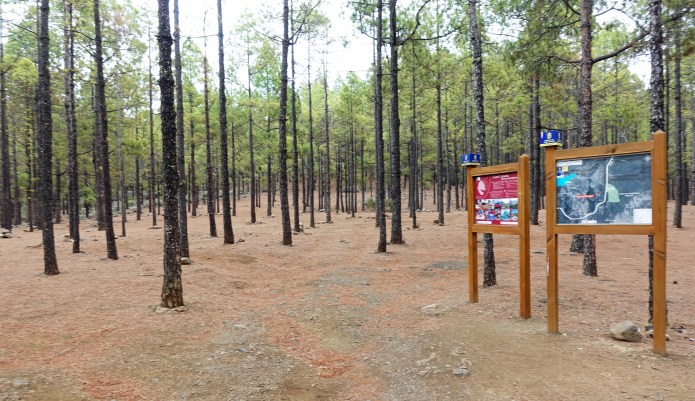 Campsite near Llanos de Garanon. Facilities at these sites vary from the very basic to provision of w/c's, drinking water, parking and tables and benches, even brick barbecues in places