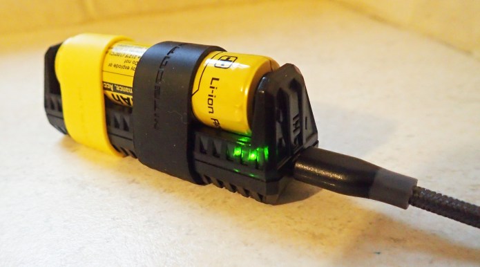 Using the Nitecore F1 as an 18650 battery charger