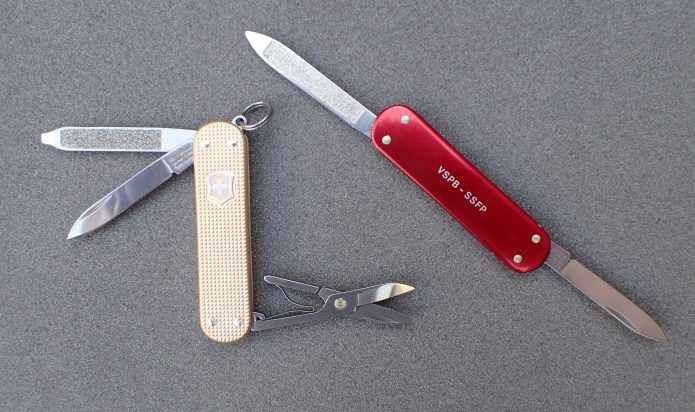 Smooth Alox scales on Pocket Pal compared with the more common textured alox scales, as shown here on a 2019 Alox Classic