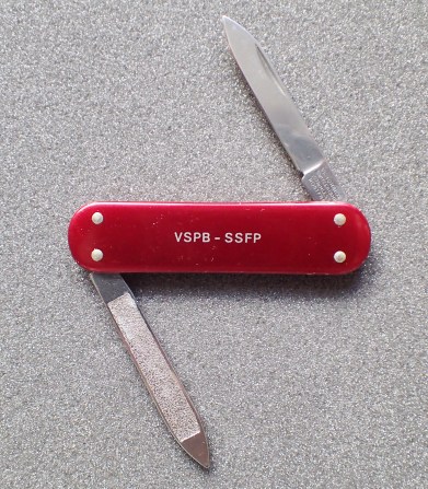 The simple and extremely thin Victorinox Pocket Pal