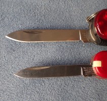 Blades on 58mm and 65mm Victorinox knives compared