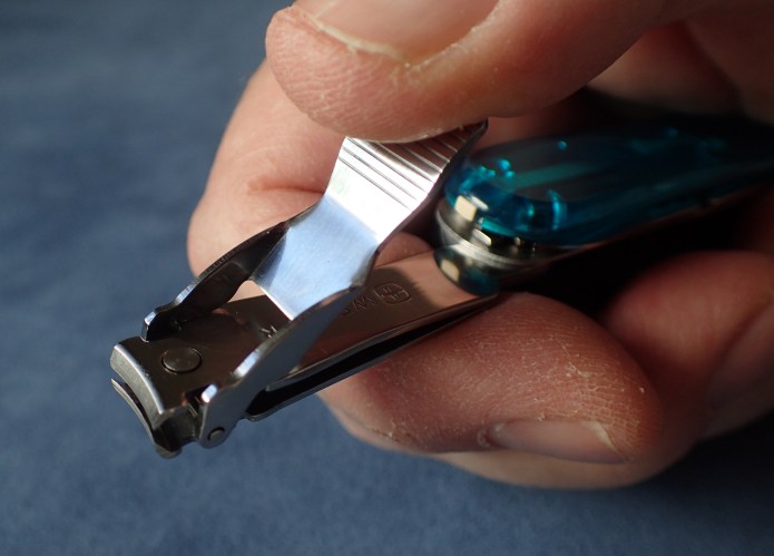 Wenger Swiss Clipper in use