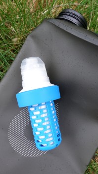 Katadyn BeFree filter has a wide screw thread. The partially exposed filter membrane within the plastic cage aids in effective occasional cleaning