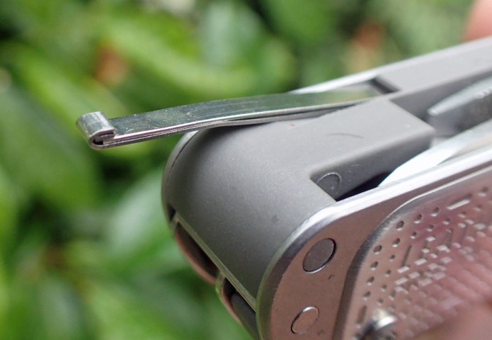 Tweezers on FREE T4 are easily extracted with a finger nail