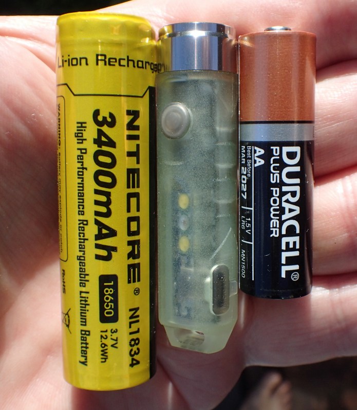RovyVon A5x size compared against 18650 and AA batteries