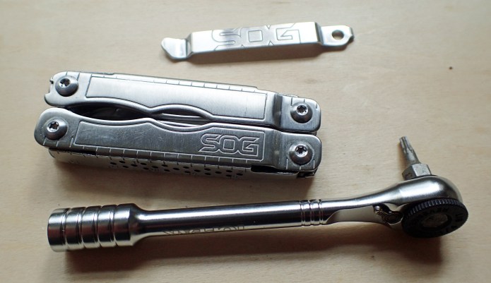 2.3g pocket clip is removed in seconds with a torx bit. On removal the Snipper remains an attractive tool and does not suffer aesthetically