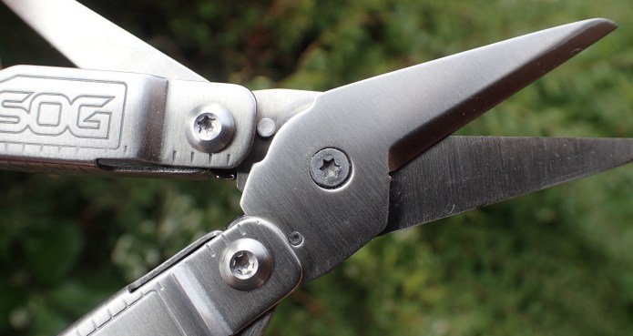 The SOG Snippet is based around one of the best scissors found on any small multi-tool