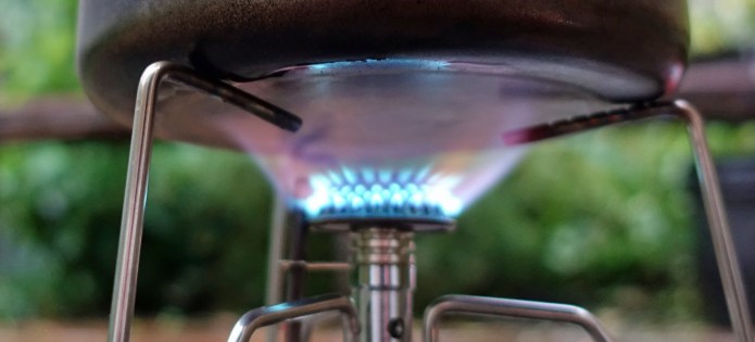 flame head on Spider, below 900ml Evernew pan