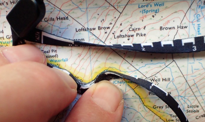 The scale lanyard fibres seperate easily when stressed on bends while in use