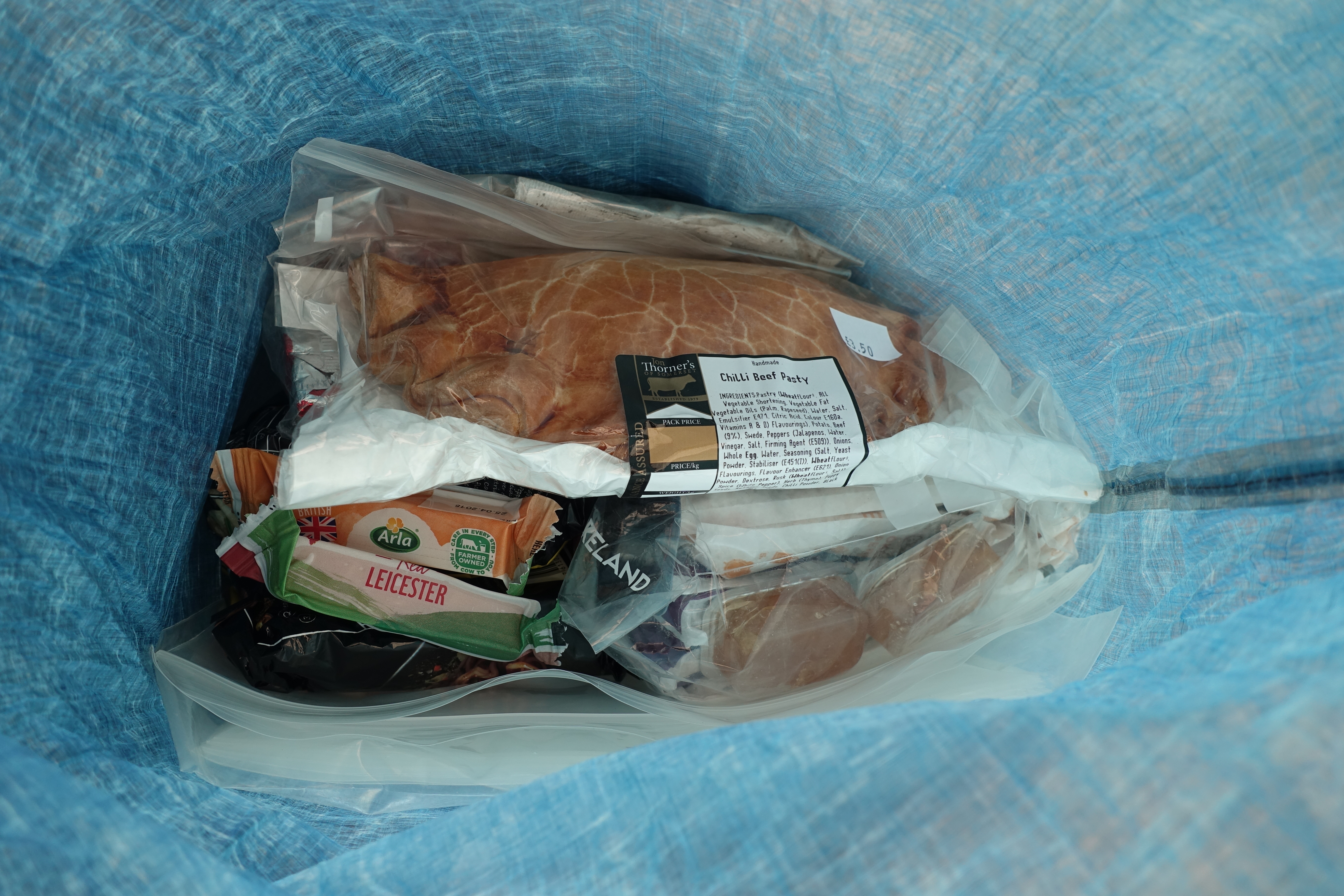 With just a couple of days beween larger towns on trail there is little in my food bag beside heavy tasty foods- Chilli beef pasty, pork pies and cheeses. Some moderately heathier foods are beneath, honest!