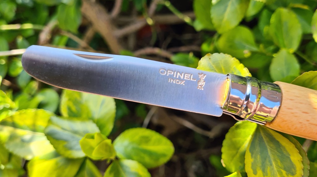 Rounded blunt ended blade on No.7 My First Opinel