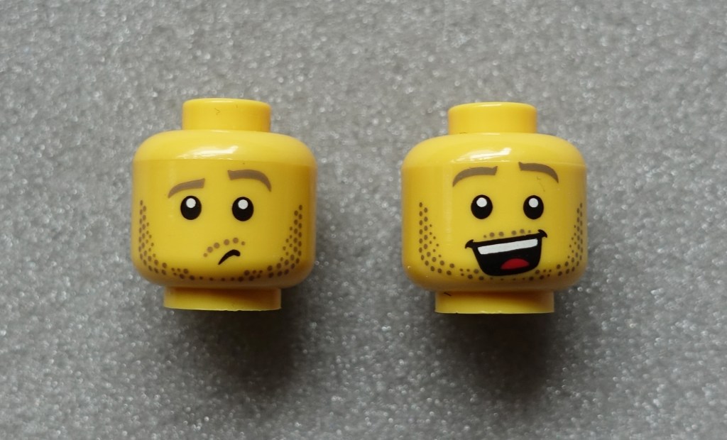 One of two facial expressions can be choseen for Lego Hiker