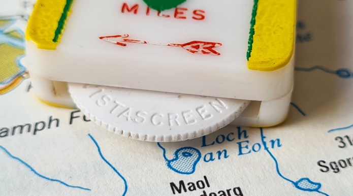 The words 'VISTASCREEN CO. LTD.' can be seen on the tracking wheel