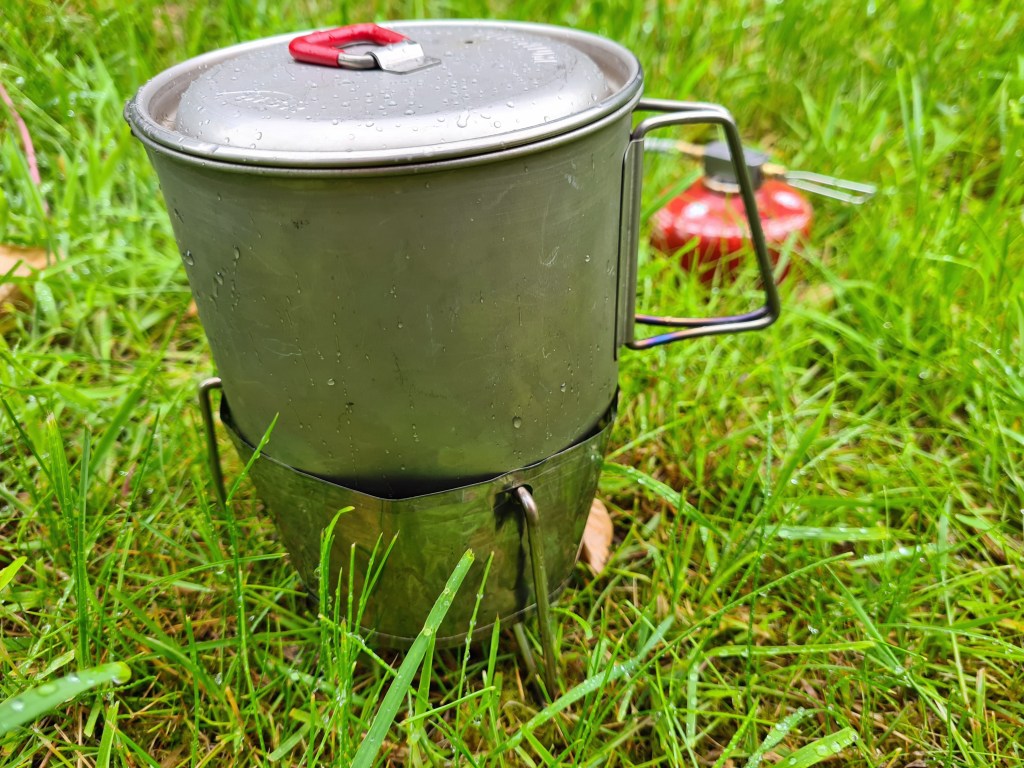 Titanium foil windscreen with MSR Titan Kettle