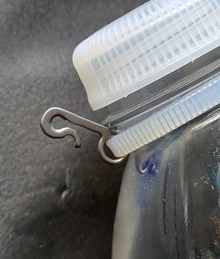 The DutchWear hook didn't work, it kept falling off