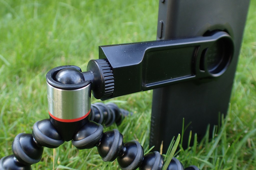 Ninety degree tilt on camera mount