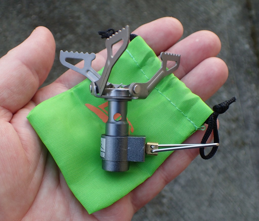 The BRS 3000-T stove is delivered from China in simple packaging and comes complete with a little 2g carry pouch. This stops it rattling when carried inside a cook kit