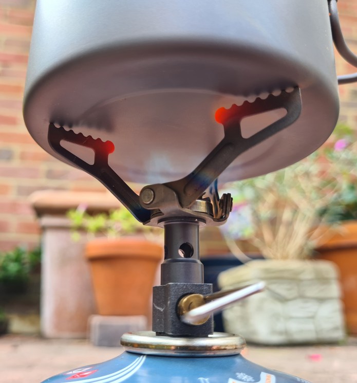 BRS with 95mm diameter of Toaks 750ml pot