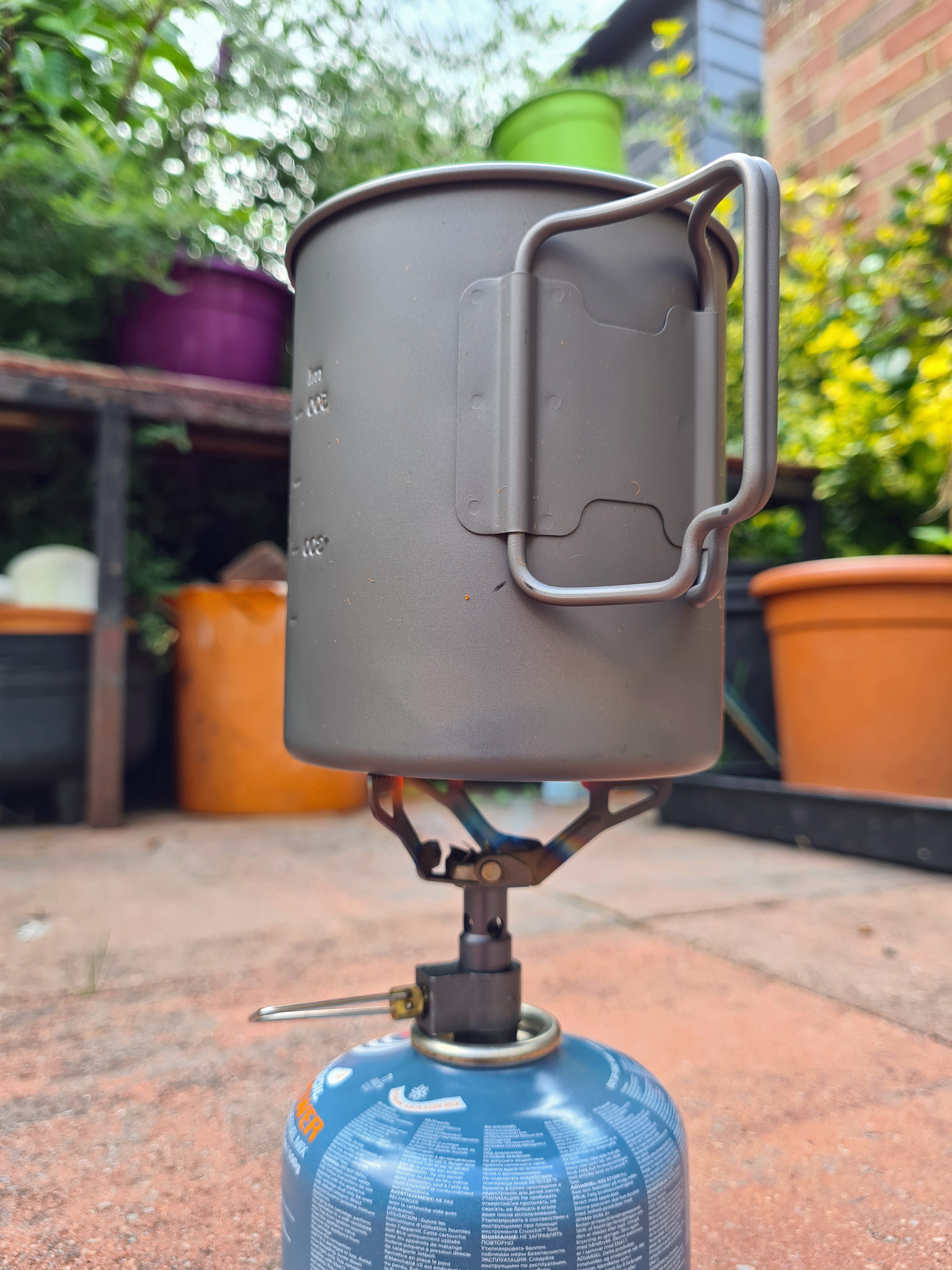 BRS with Toaks 750ml titanium pot