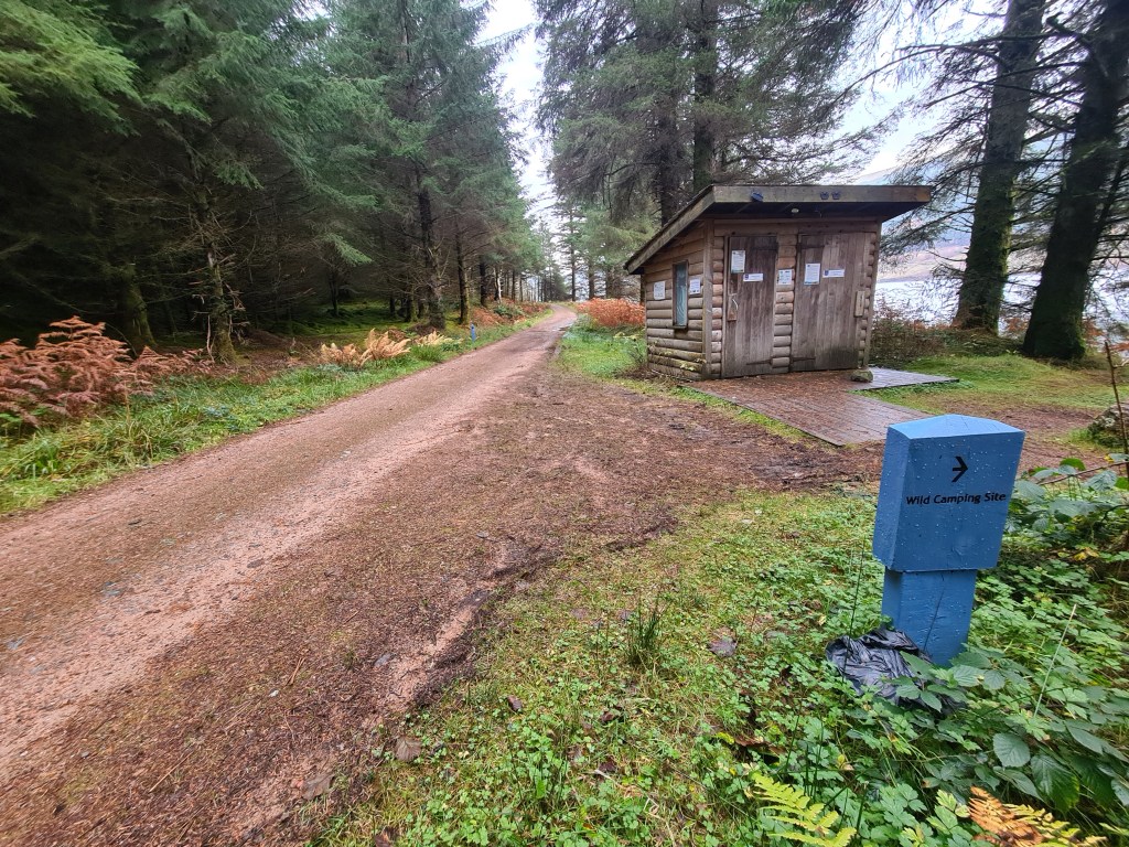 Great Glen Way passes immediately by the lochside Glad-dhoire Trailblazer 'wildcamp' site