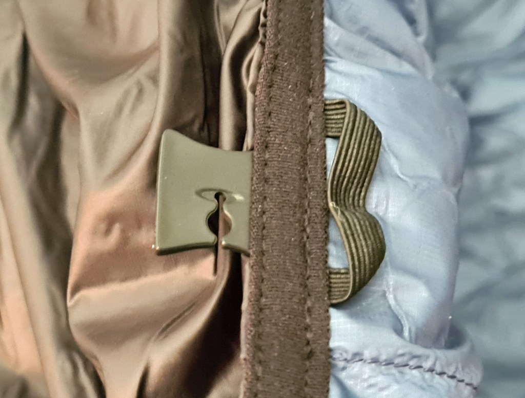 Cord lock and elasticated loop for straps