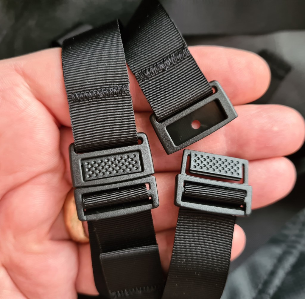 Two additional straps are supplied with the Flex quilts