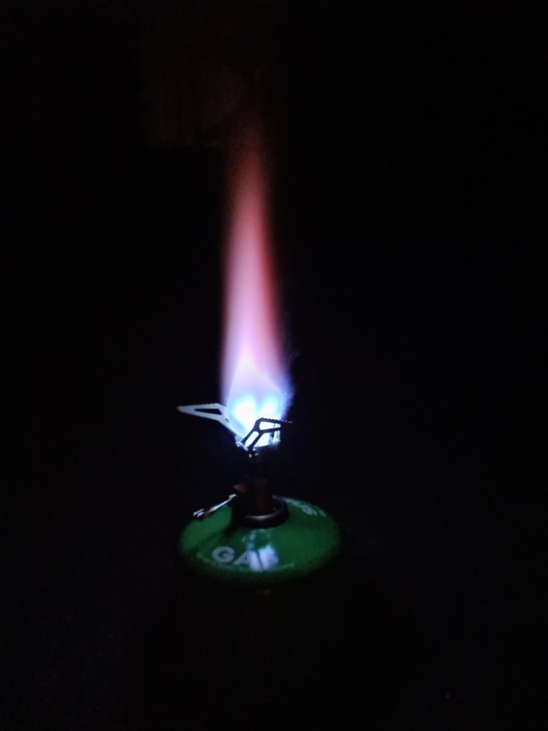 Hot, narrow, directed flame on full