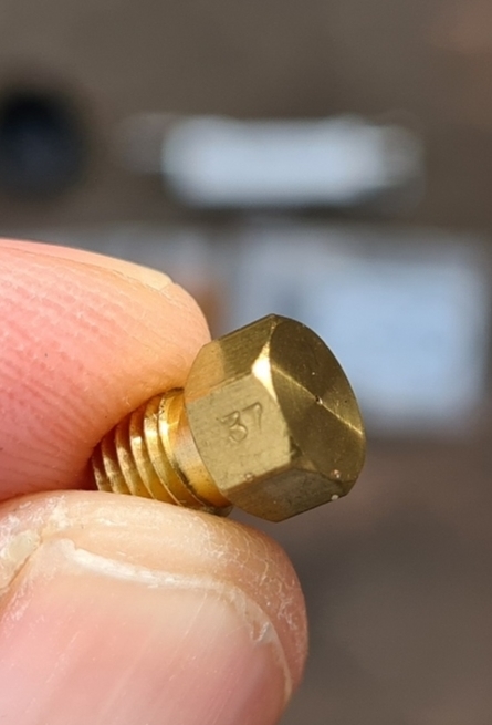 A spare .37 jet is included in the Hexon repair kit