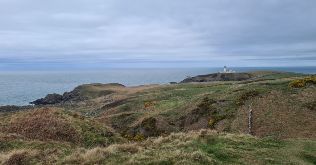 Coastal walking from Portpatrick to the Killantringan lighthouse