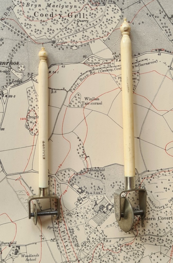 Two sizes of Elliott opisometer