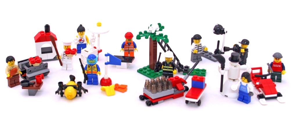 The contents of Lego's 2008 Advent Calendar that were revealed day-by-day