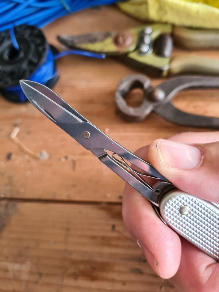 Closed scissors on Pioneer X