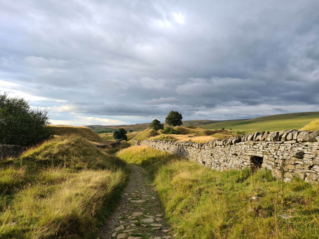 Descending to Shedden Clough. On the look out for water and a wildcamp