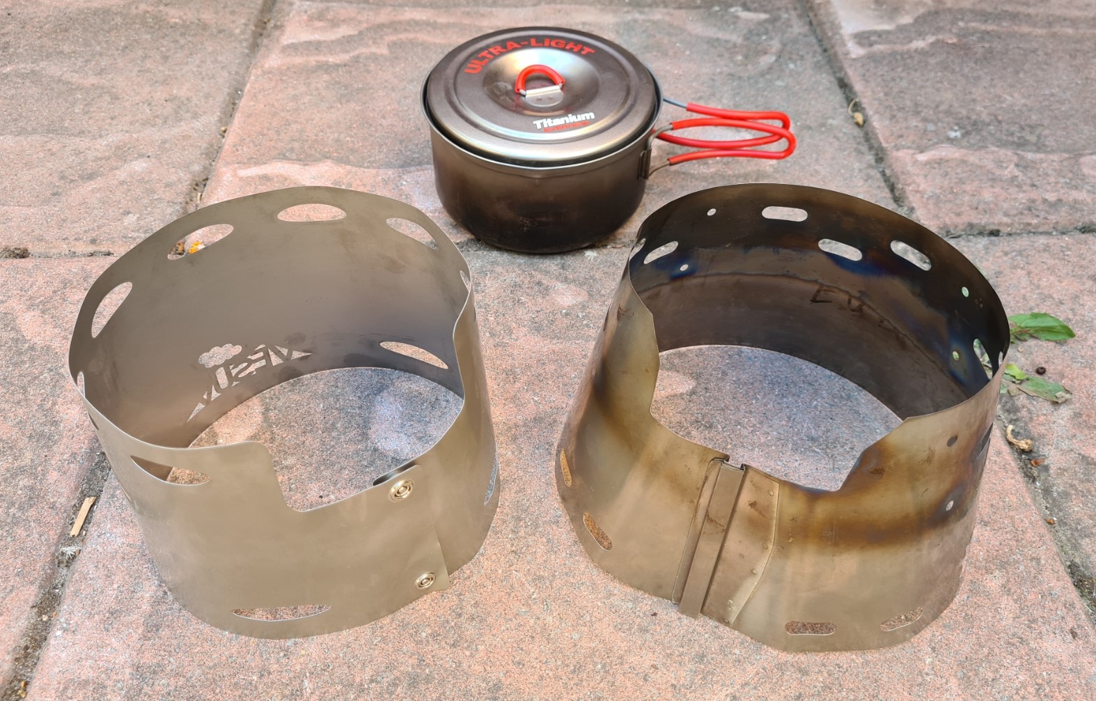 Vesuv and Trail Designs cones, sized for the Evernew 900ml pan