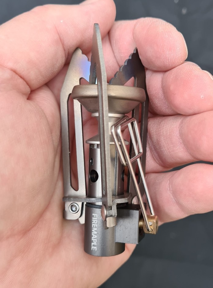 Folded Hornet II, in the hand