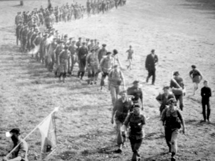 Last stage of the first MSA, 13-05-1967. 3rd Battalion, Ardennes Chasseur Regiment arrive at finish, Vielsalm municipal park